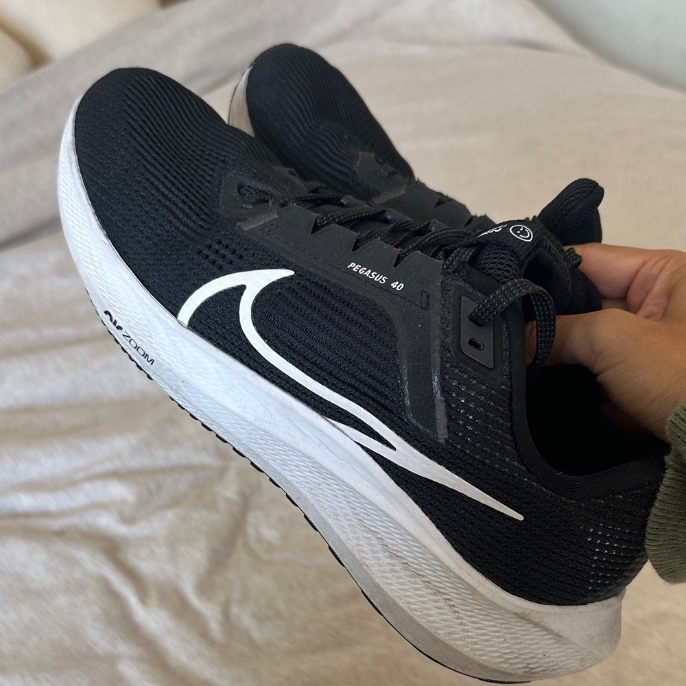 Nike Pegasus 40 running shoe 8.5